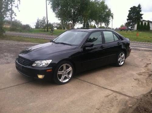 2001 lexus is300 (low miles) runs great!