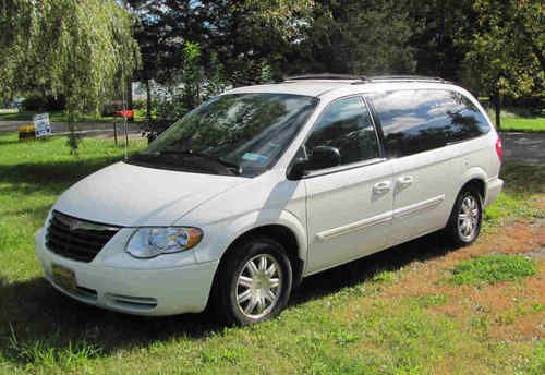 2007 chrysler town &amp; country touring van