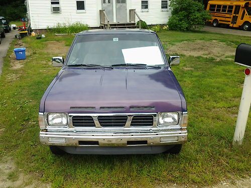 1986 nissan d21 long bed " purple", 135,000 k, 5 speed, has a z24 4cyl motor!