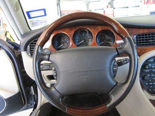 2001 Jaguar XJR Supercharged, image 10