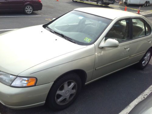 1998 nissan altima gxe sedan 4-door 2.4l