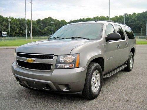 2007 chevy suburban ls two wheel drive 133k miles gray clean carfax