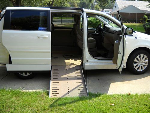 2012 volkswagen routan handicap conversion van