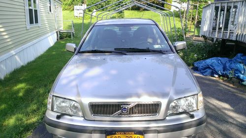 2000 volvo s40 turbo 1.9l gas- 4 cyl grey 4dr sedan