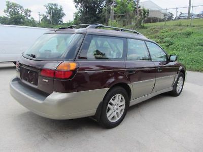 Subaru outback 2000.