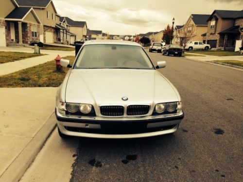 2001 bmw 740il base sedan 4-door 4.4l