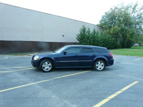 2006 dodge magnum sxt wagon 4-door 3.5l