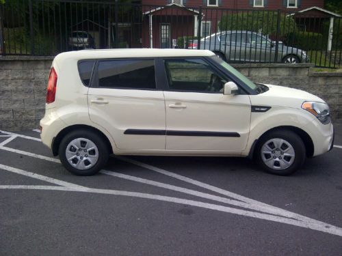 White kia soul some dings