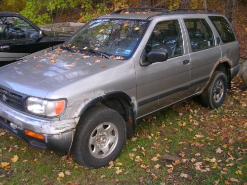 1998 nissan pathfinder 4x4 silver 4dr rusty
