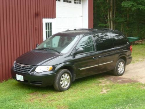 2005 town and country