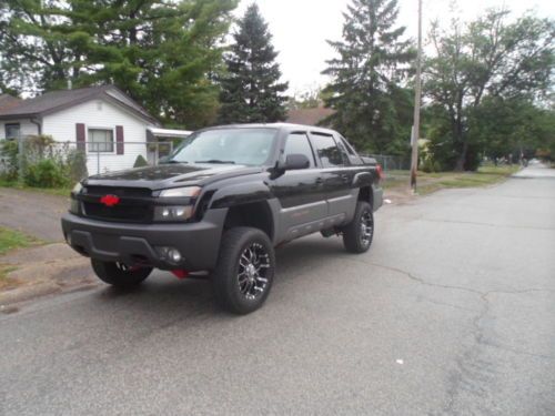 2002 chevrolet avalanche 6.0 liter 6&#034;lift 20&#034; rims 4*4 black