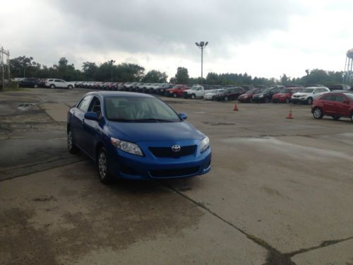 2010 toyota corolla le sedan 4-door 1.8l