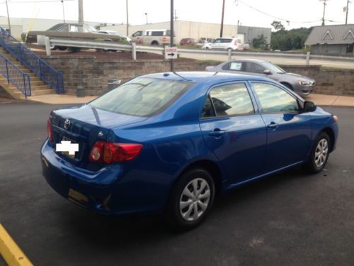 2010 Toyota Corolla LE Sedan 4-Door 1.8L, image 3