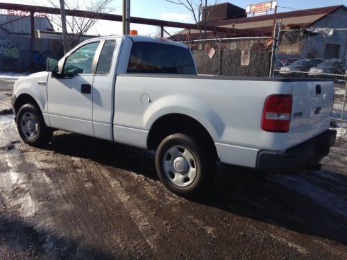 2007 ford f150 regular cab 6f bed automatic  white 70.000miles