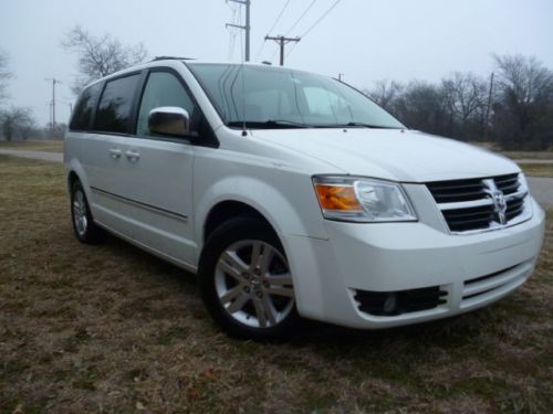 2008 dodge grand caravan sxt - white - excellent condition - rear entertainment