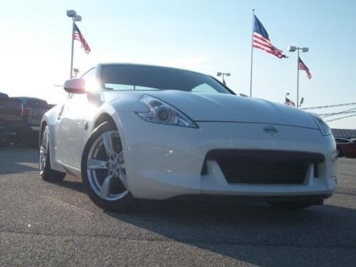2011 nissan 370z base coupe 2-door 3.7l v6-local trade-like new!!!!
