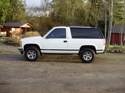 1995 chevrolet 2dr.tahoe ls 4wd,rust free,adult owned,very nice clean &amp; straight