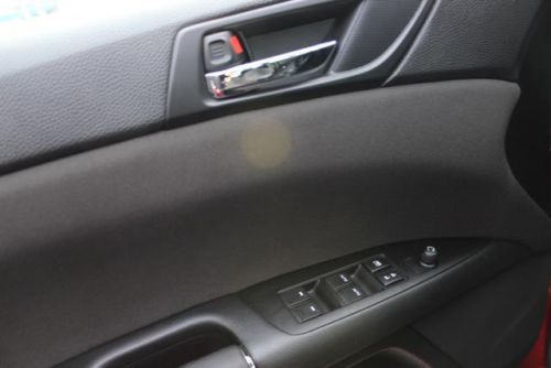 S Manual 2.4L 7 Speakers Air Conditioning Automatic temperature control, image 33