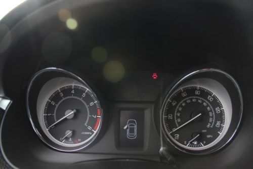 S Manual 2.4L 7 Speakers Air Conditioning Automatic temperature control, image 38