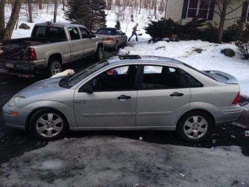 2002 ford focus zts sedan 4-door 2.0l