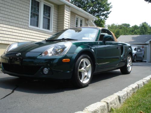 Mint -  (garage kept-original owner) 2003 toyota mr2 spyder convertible 2-door