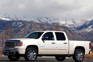 6.2l vortec v8 awd denali moonroof nav reverse cam a/c seats 20in wheels 1owner