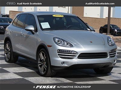 13 porsche cayenne awd  leather  sun roof  factoy warranty  clean car fax