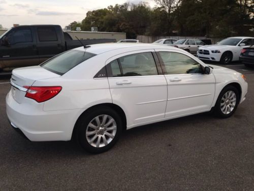 Clean Carfax One-Owner Alloy Wheels Stability Control Security System MP3, image 5