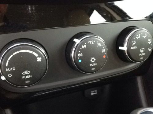 Clean Carfax One-Owner Alloy Wheels Stability Control Security System MP3, image 21