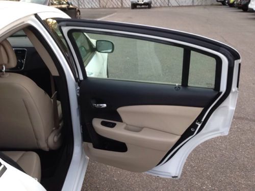 Clean Carfax One-Owner Alloy Wheels Stability Control Security System MP3, image 29