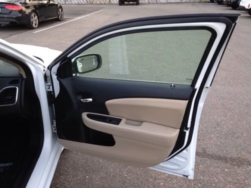 Clean Carfax One-Owner Alloy Wheels Stability Control Security System MP3, image 33