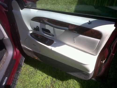 1998 Lincoln Town Car Signature Sedan 4-Door 4.6L NO RESERVE, image 17