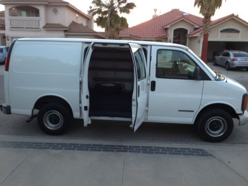 2002 gmc savana cargo van