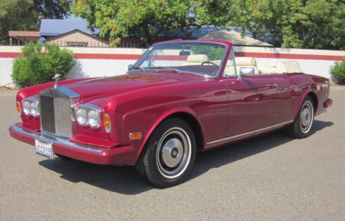 1981 rolls royce corniche convertible, beautiful color, nice car.