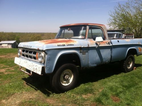 Dodge Power Wagon d200