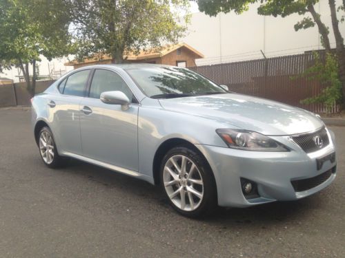 2011 lexus is250 awd navi back-up cam 17k miles no reserve!!