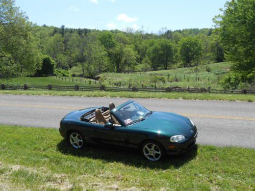 Beautiful emerald green 2001 mazda miata