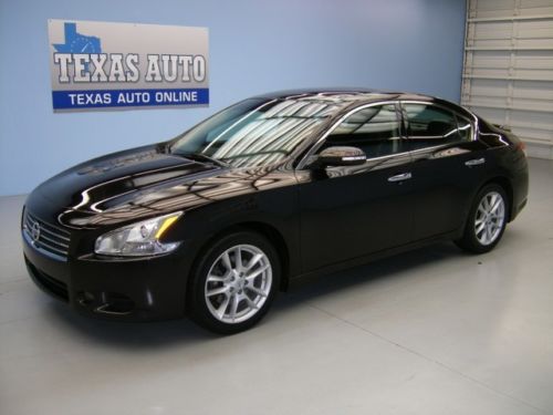 We finance!!  2011 nissan maxima 3.5 sv premium pano roof nav leather texas auto