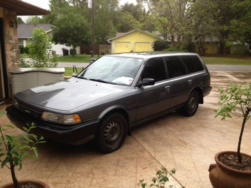 1989 toyota camry dlx wagon 4-door 2.5l