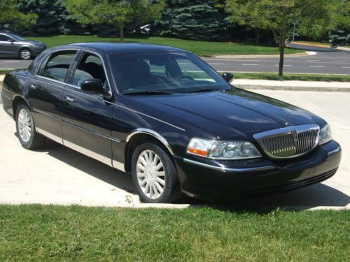 2004 LINCOLN TOWN CAR SIGNATURE SERIES, image 4