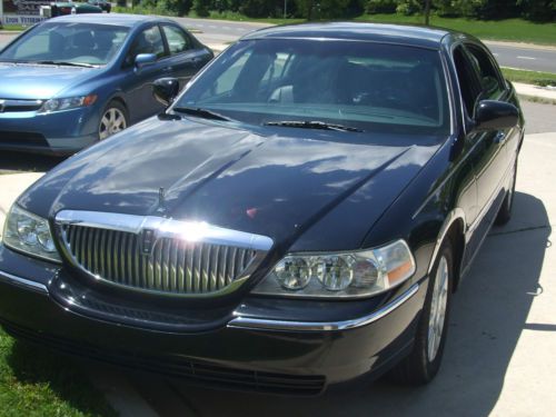 2004 LINCOLN TOWN CAR SIGNATURE SERIES, image 9
