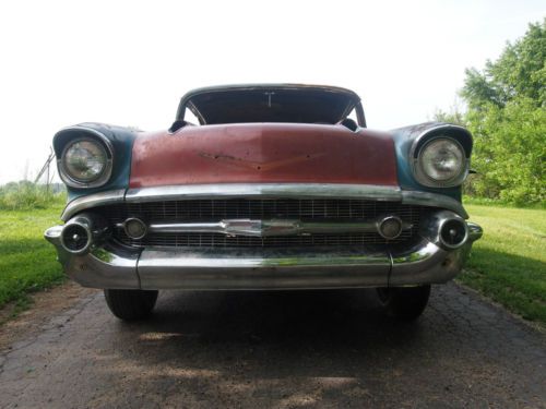 1957 chevrolet 210 two door hard top sports coupe. clear title, great builder