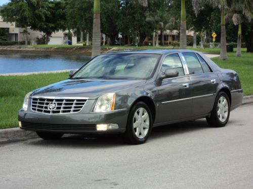 2006 cadillac dts non smoker two owner onstar accident free must sell no reserve