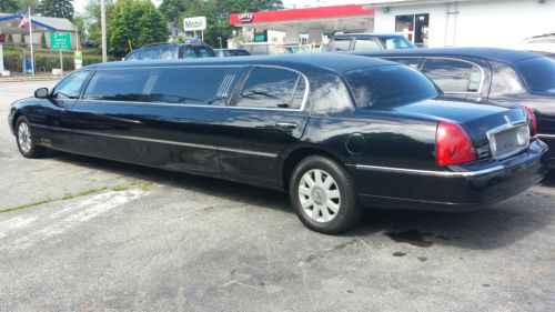 2005 lincoln town car executive coach builders 120&#034; black limo limousine