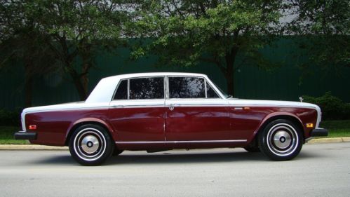 1976 rolls royce silver shadow very classic collectible antique vehicle
