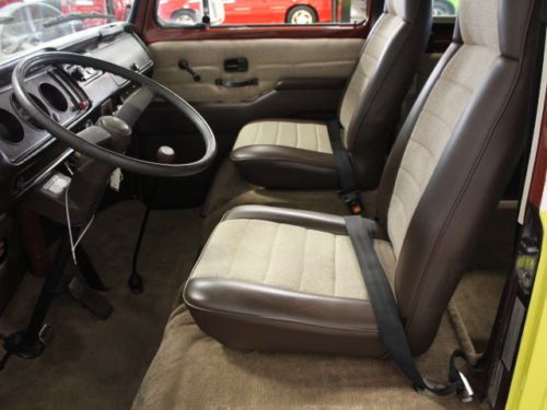 VERY CLEAN VOLKSWAGEN BUS, INTERIOR IN GREAT SHAPE, 2 FOLDING BEDS, NICE!!, US $19,995.00, image 3