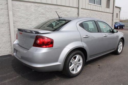 2014 dodge avenger se