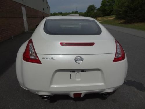 2014 nissan 370z base