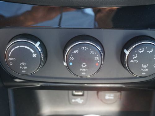 2013 Chrysler 200 Limited, US $32,577.00, image 6