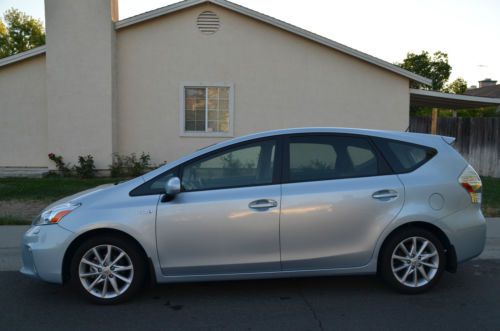 2012 toyota prius v model five  hybrid navigation keyless entry must see!